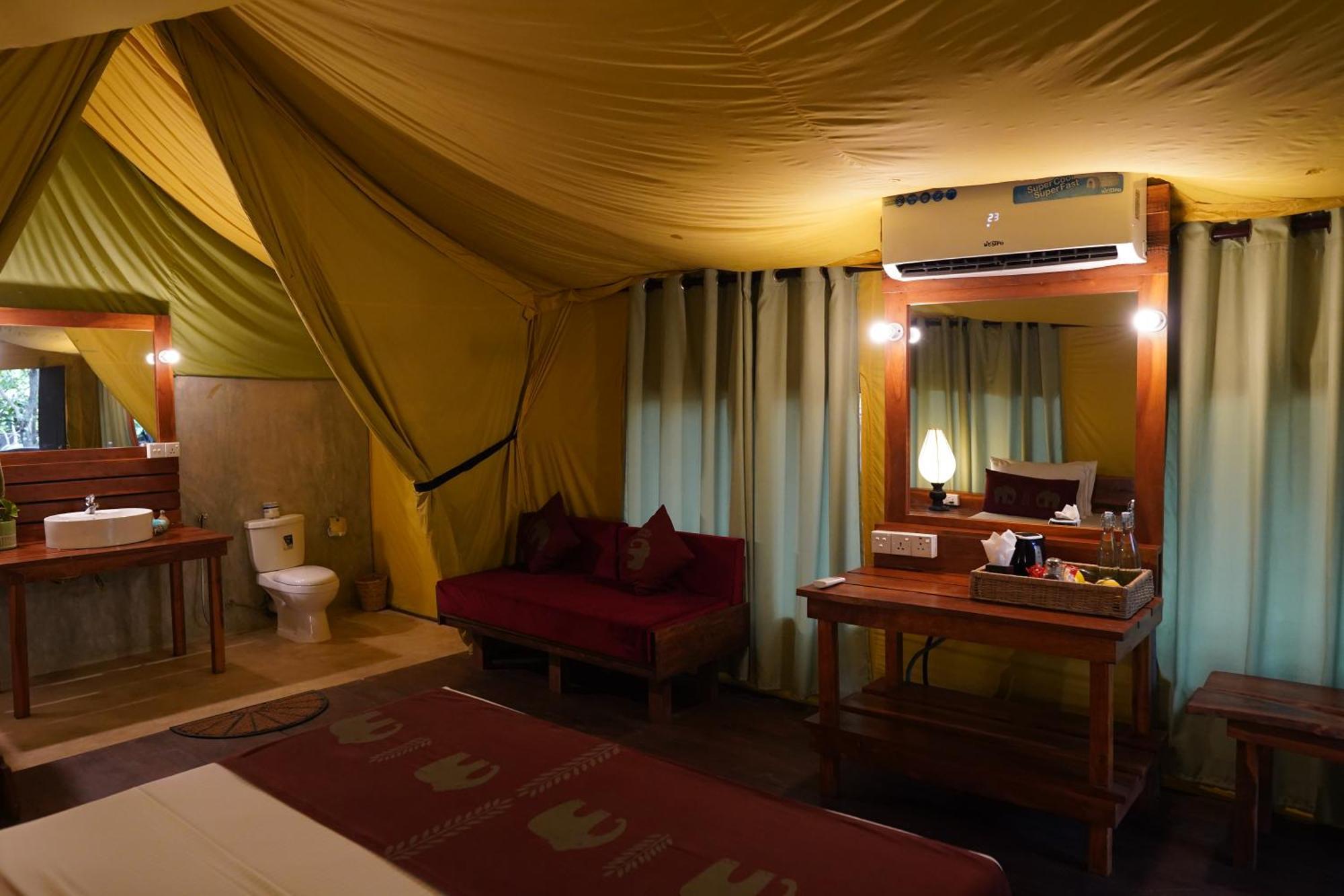 River Glamping by Gaga bees Udawalawe Bagian luar foto