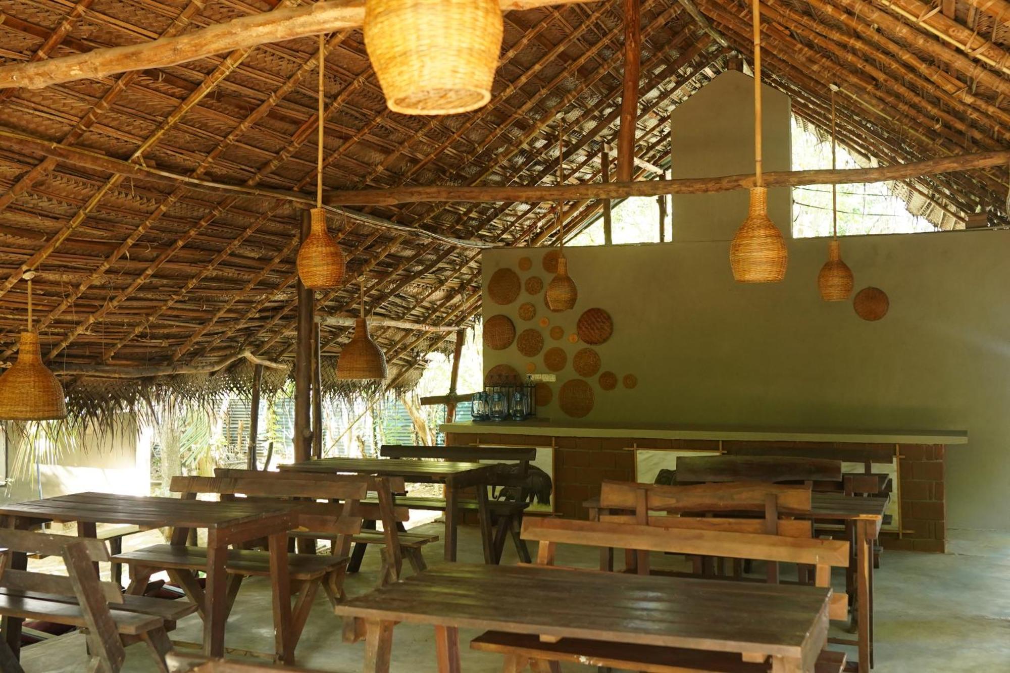River Glamping by Gaga bees Udawalawe Bagian luar foto