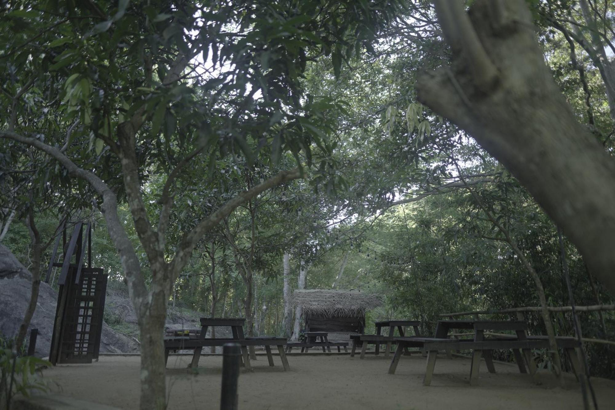 River Glamping by Gaga bees Udawalawe Bagian luar foto