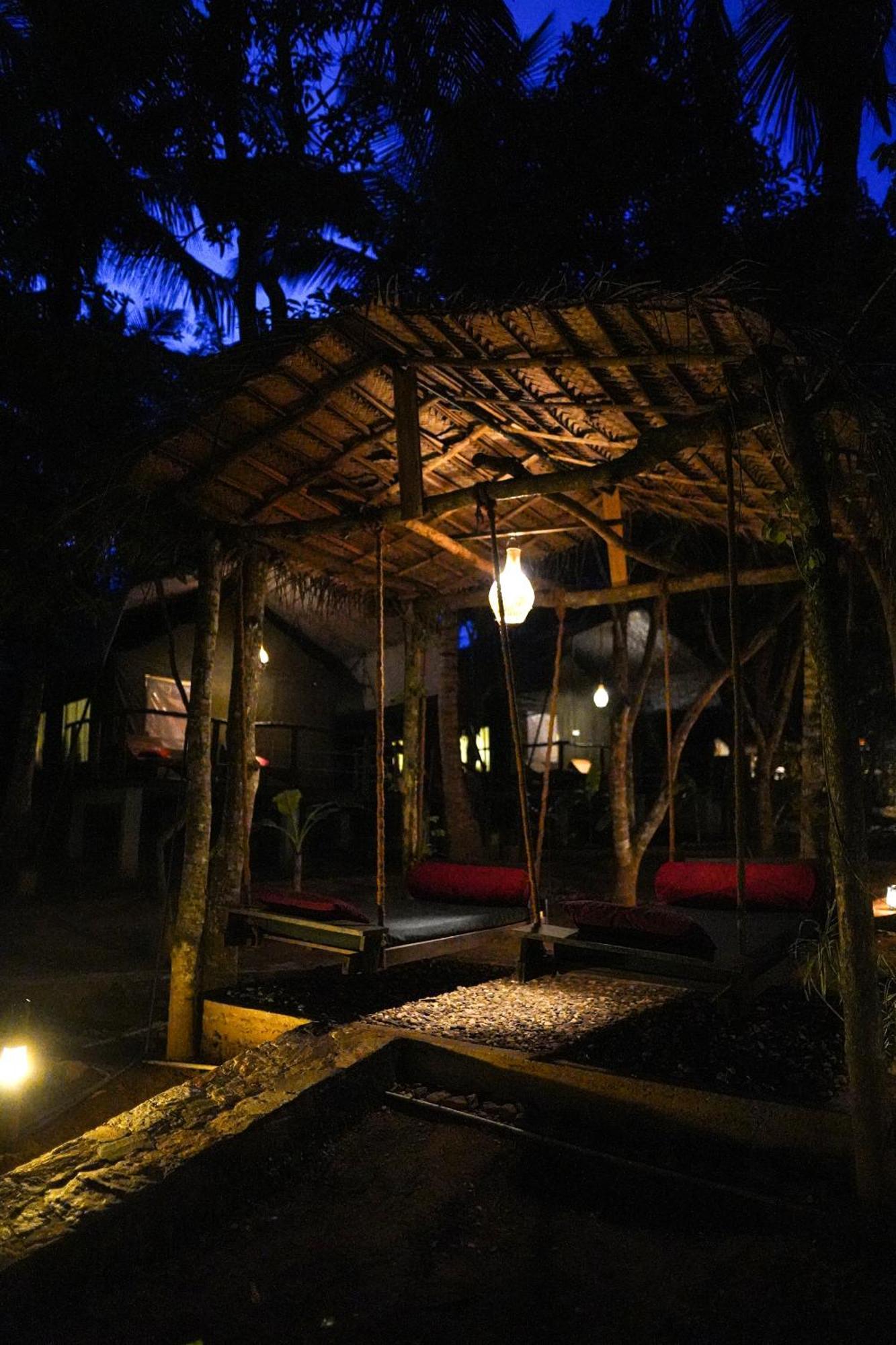 River Glamping by Gaga bees Udawalawe Bagian luar foto