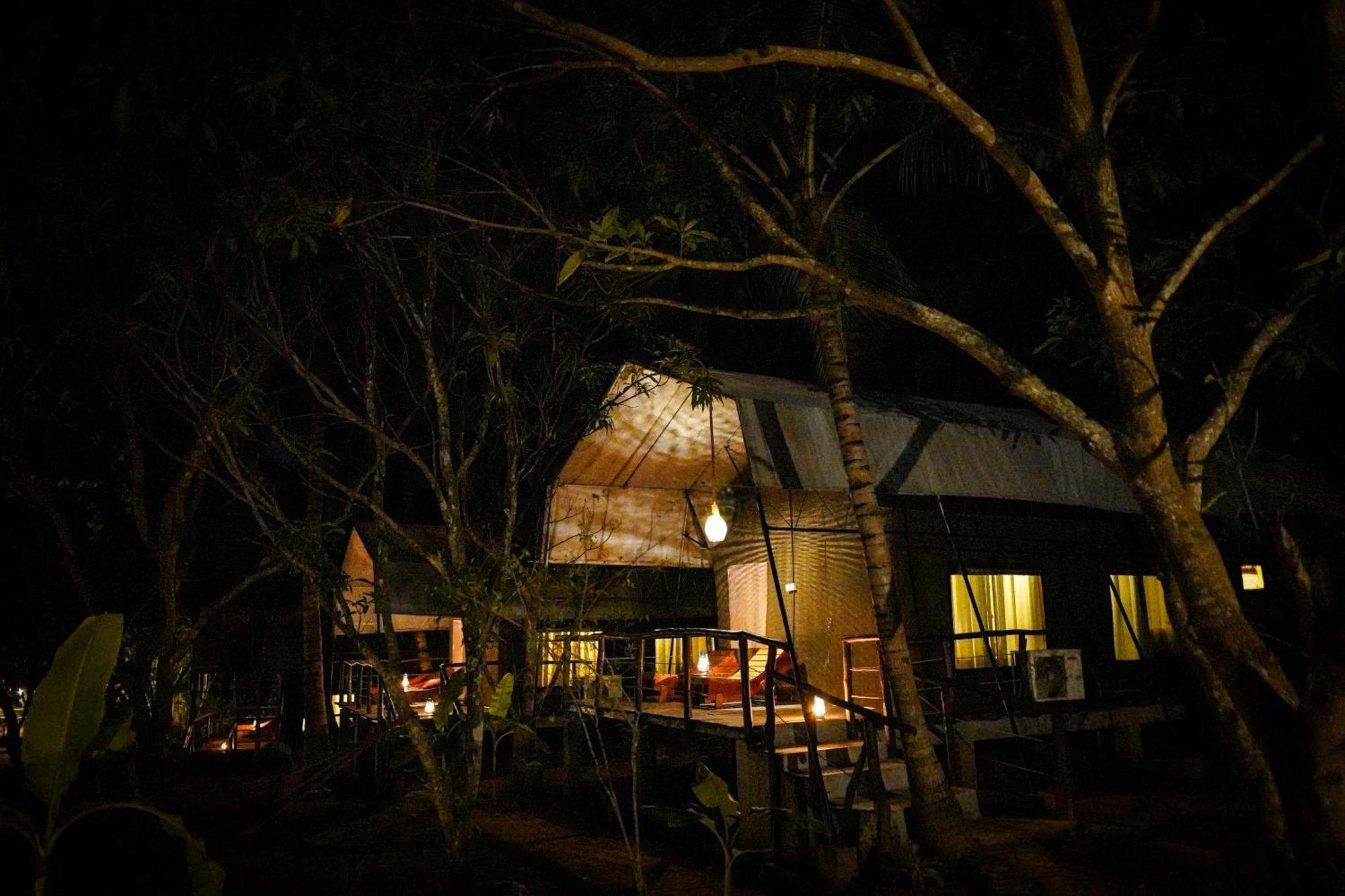 River Glamping by Gaga bees Udawalawe Bagian luar foto