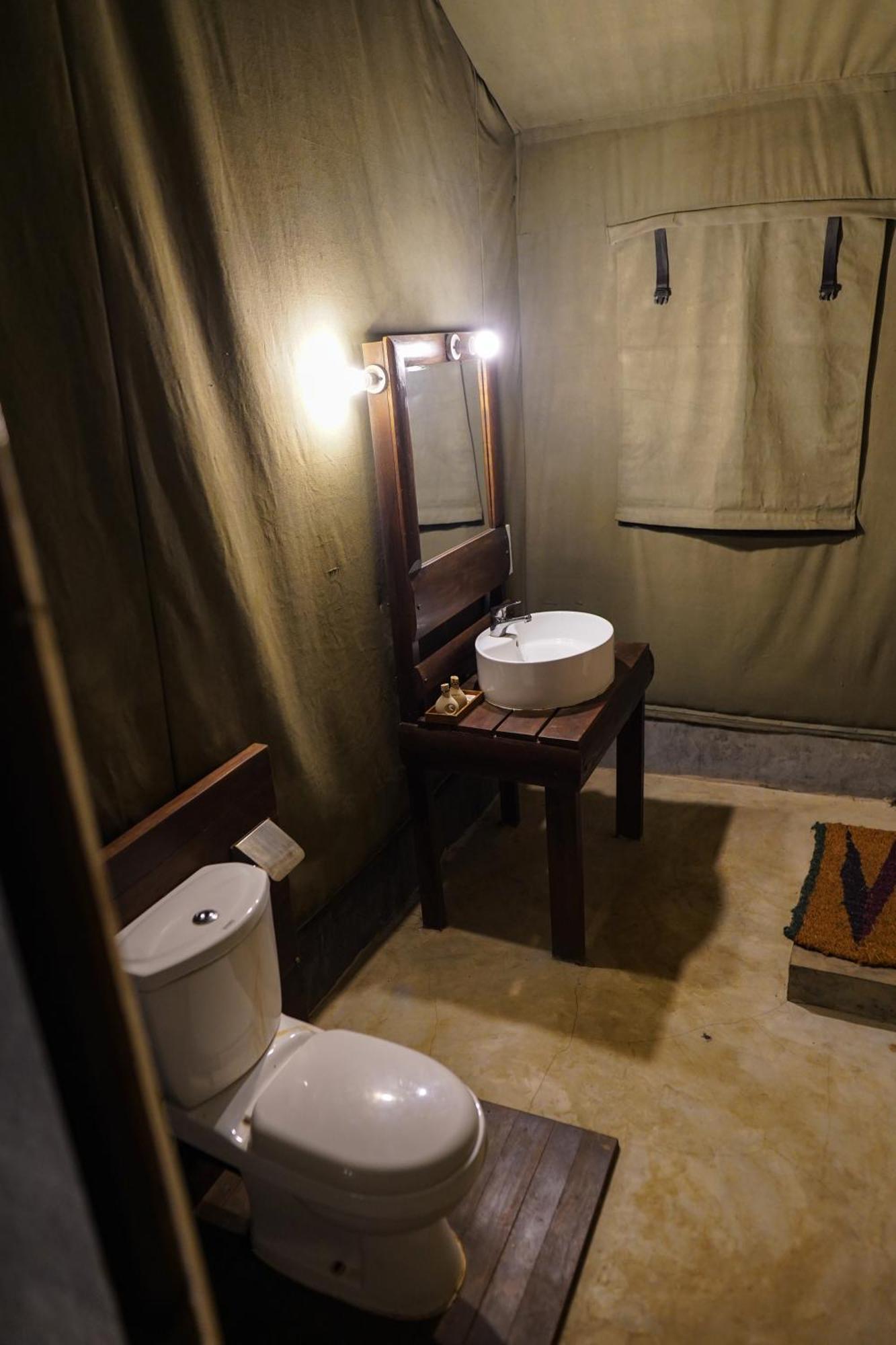 River Glamping by Gaga bees Udawalawe Bagian luar foto