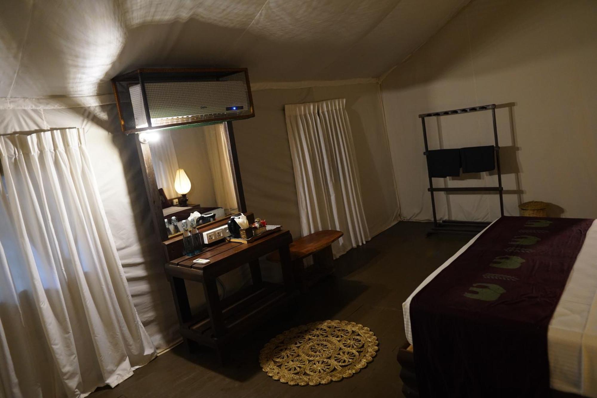 River Glamping by Gaga bees Udawalawe Bagian luar foto